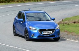 Mazda2 Black Edition+, front action